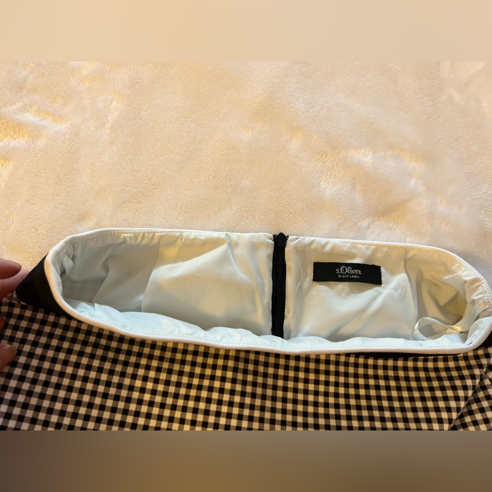 2 knee length skirts - Picture 3 of 4